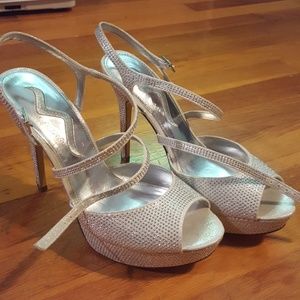 Size 8 Nina heels